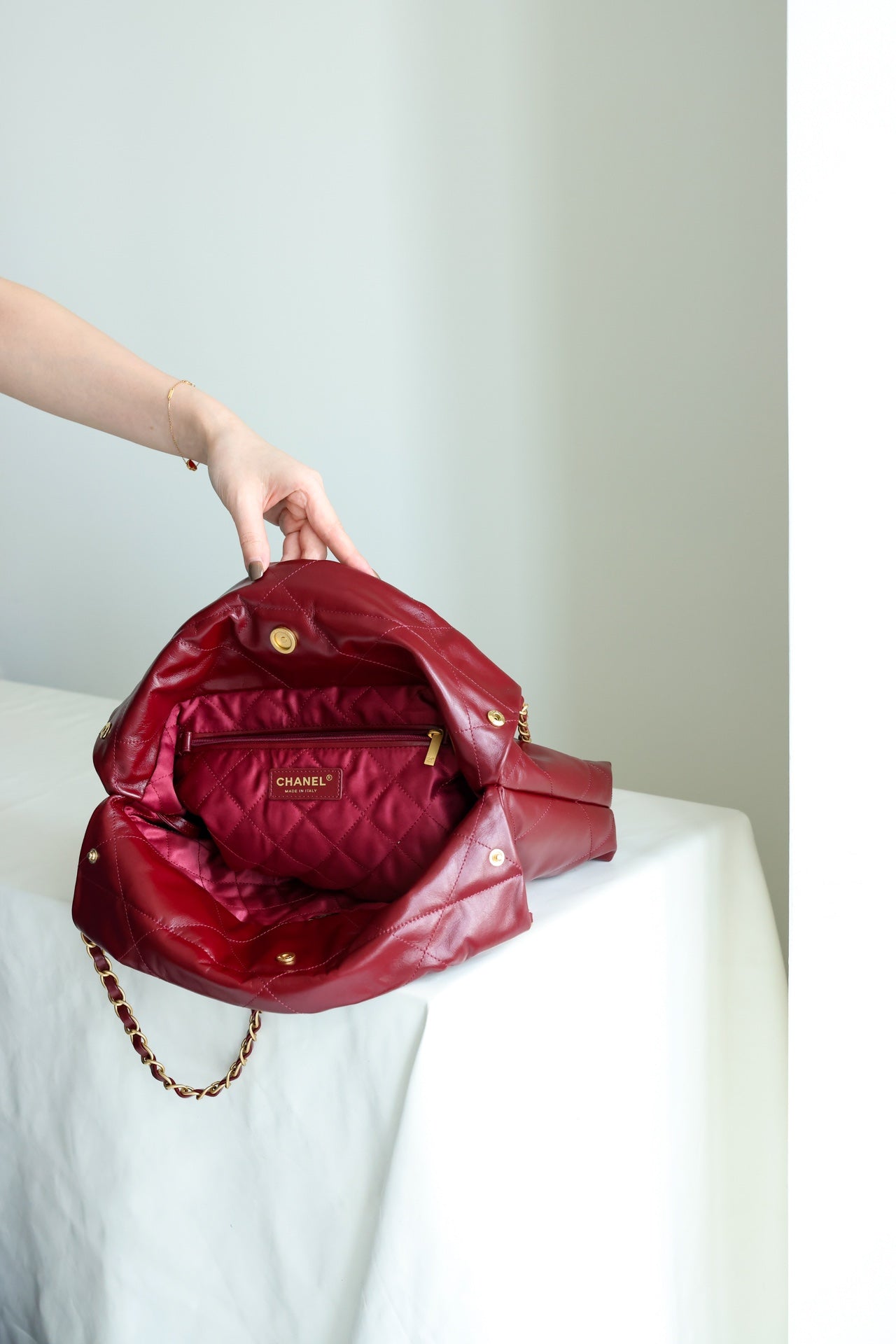 Classic 22 Handbag Wine Red Gold Buckle Small ZP Leather