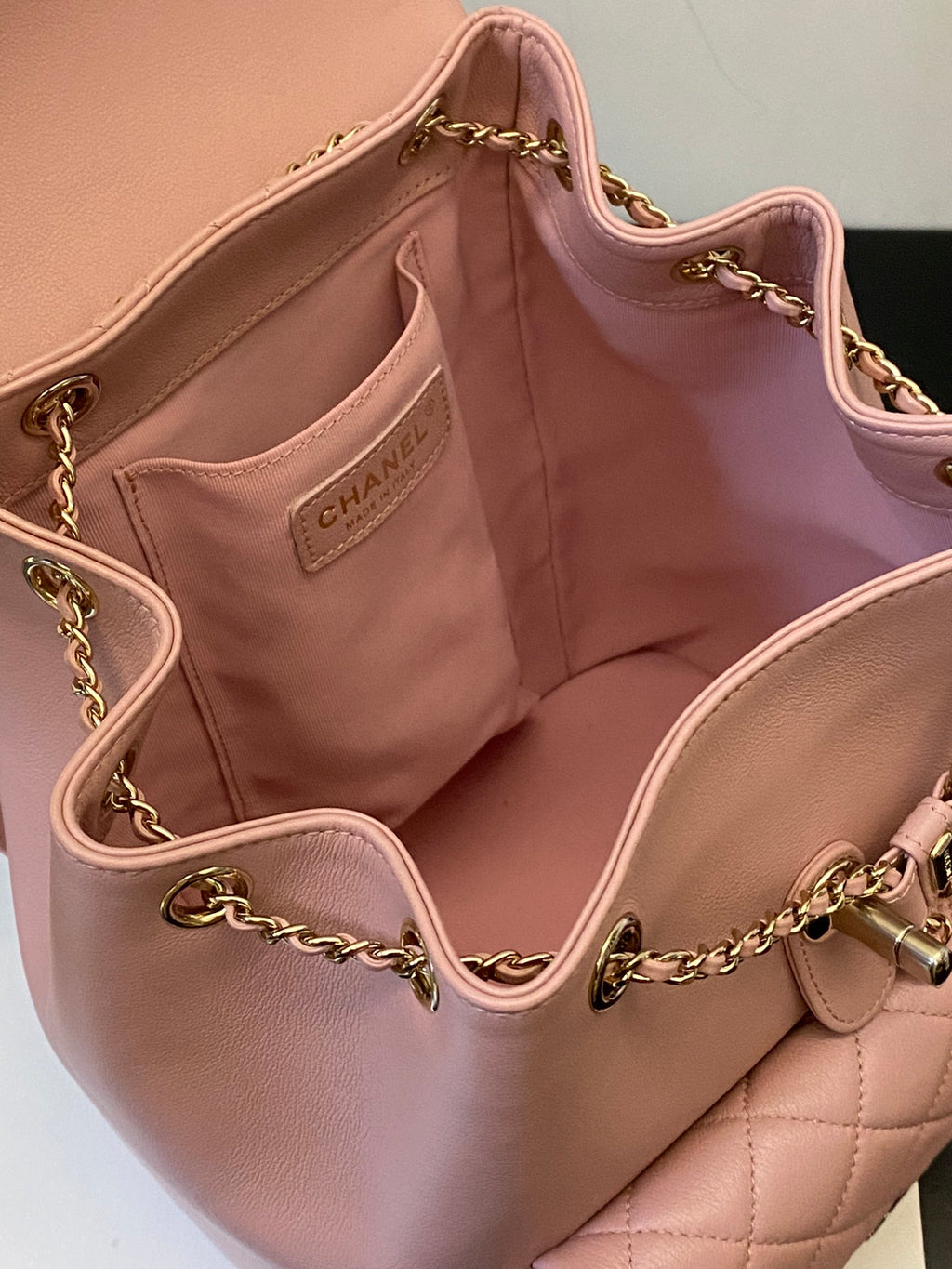 24P DUMA Pink Leather Shoulders