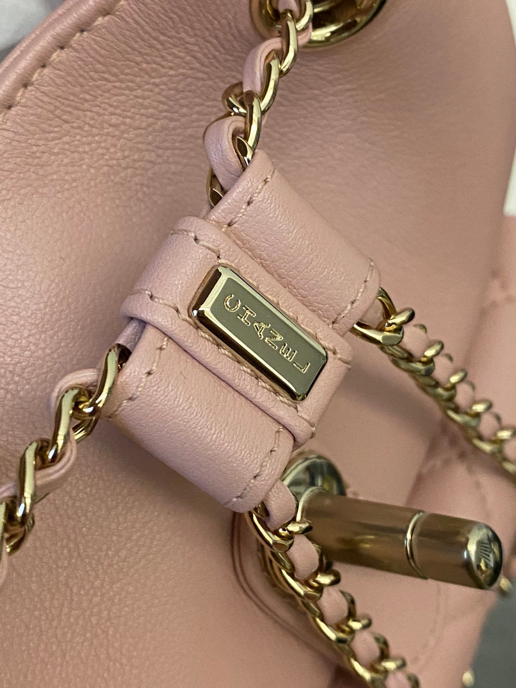24P DUMA Pink Leather Shoulders