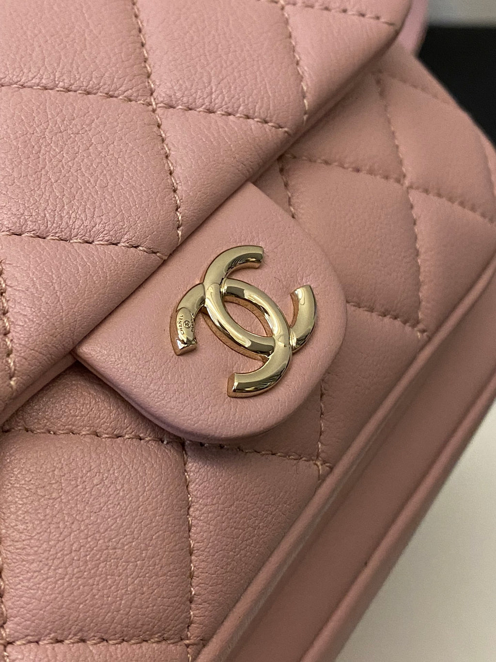 24P DUMA Pink Leather Shoulders