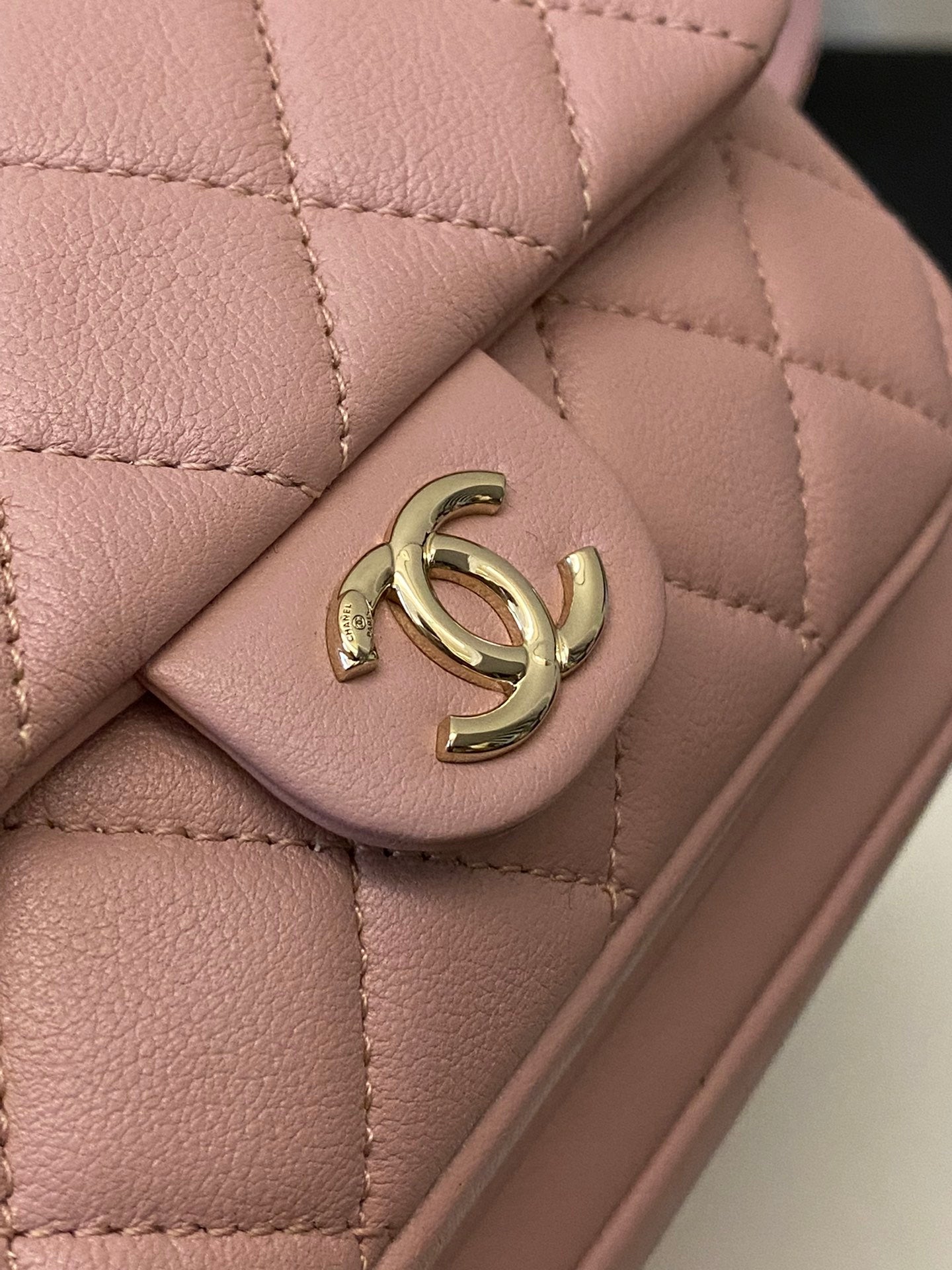 24P DUMA Pink Leather Shoulders