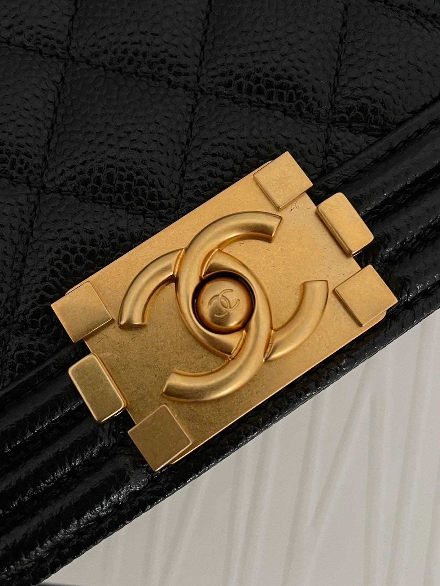Black mini is out of stock now 🈶 ️ 22ALeboy