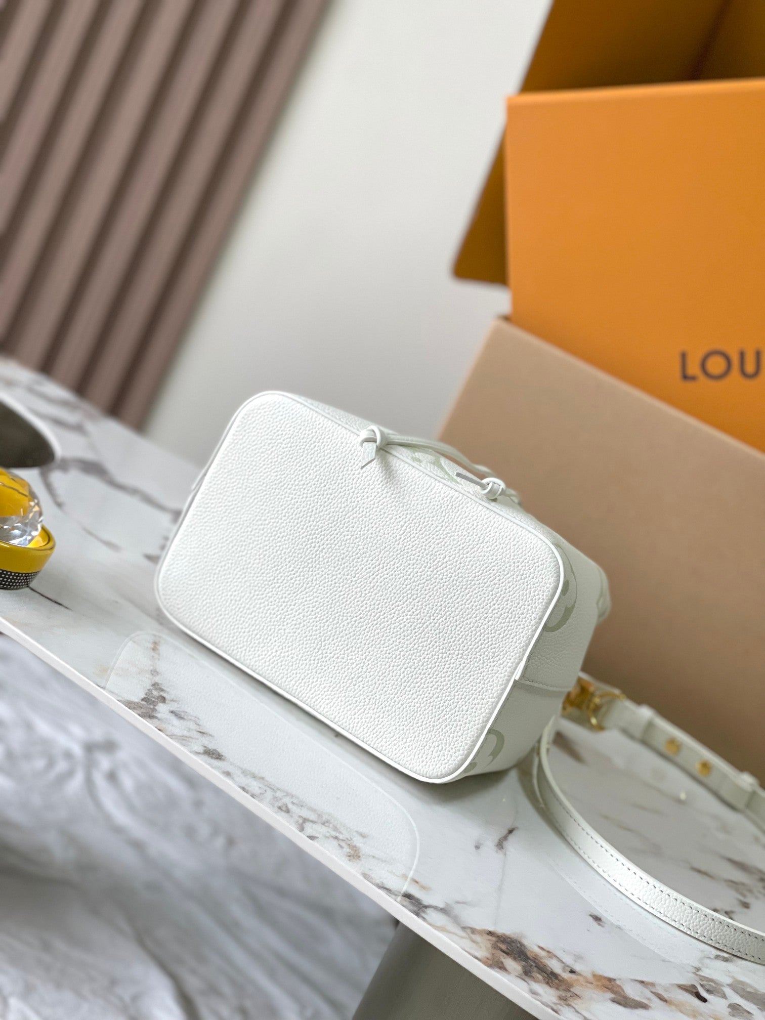 N é ono é BB handbag