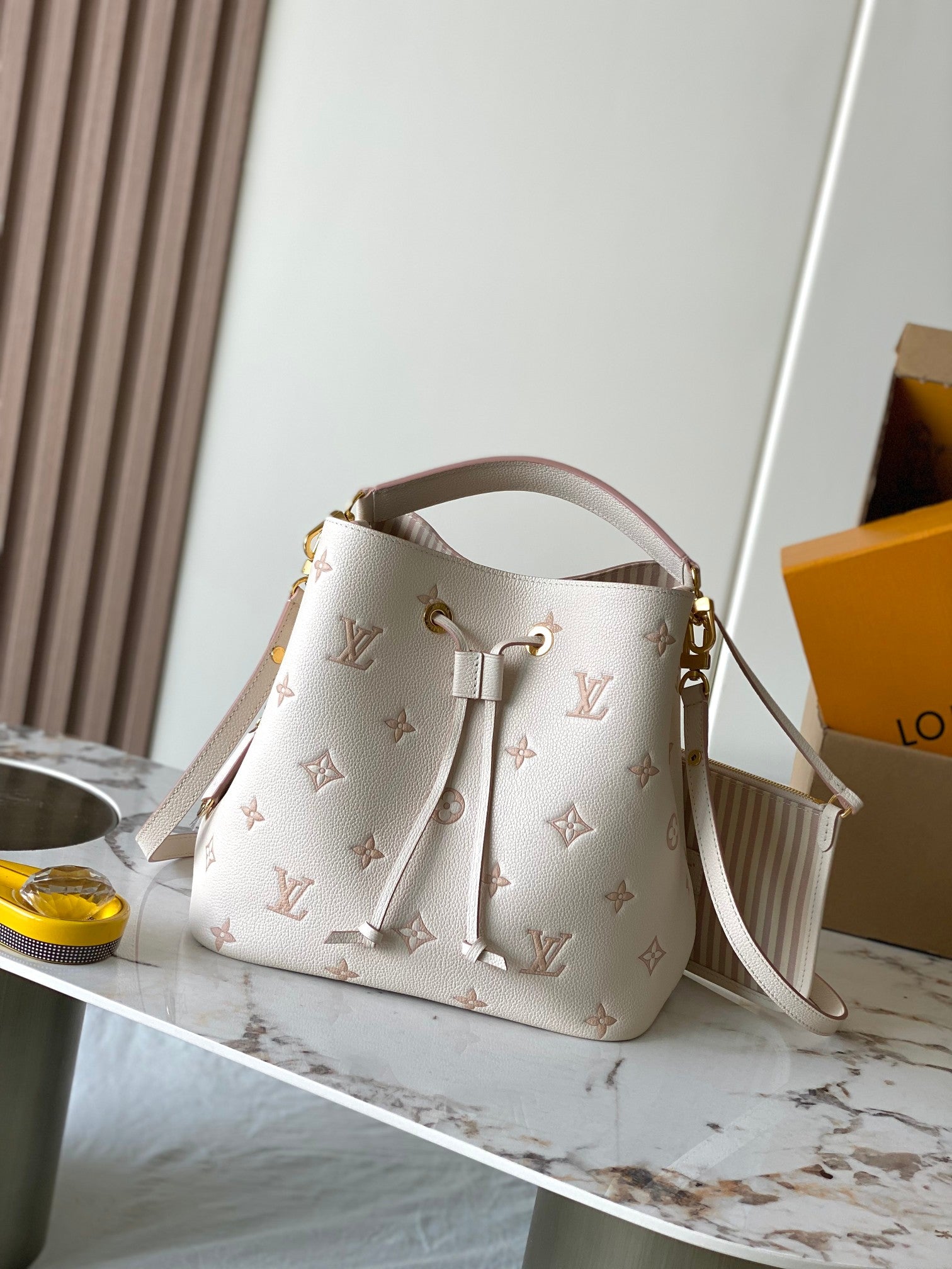 NeoNoe Medium Handbag