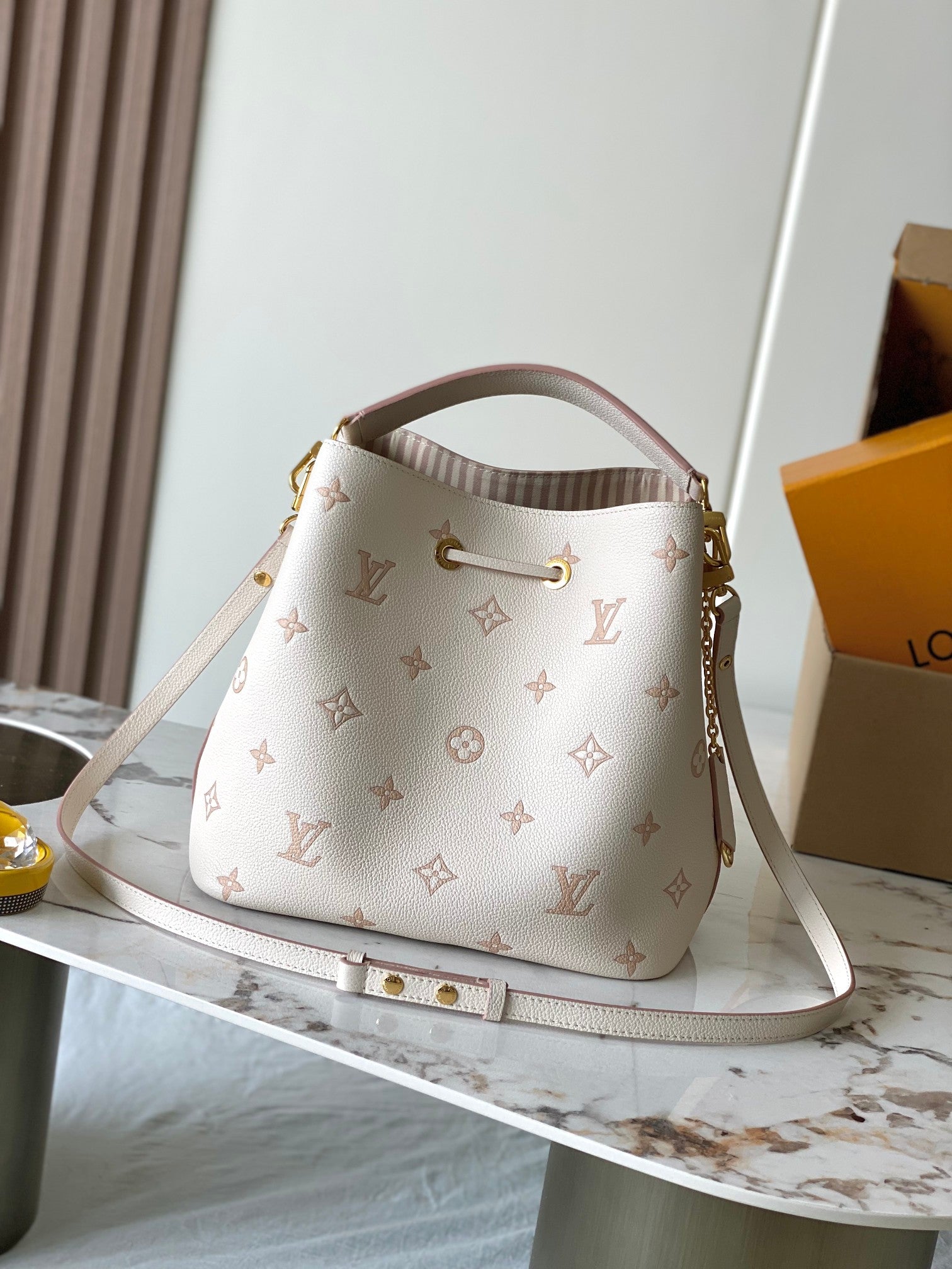 NeoNoe Medium Handbag