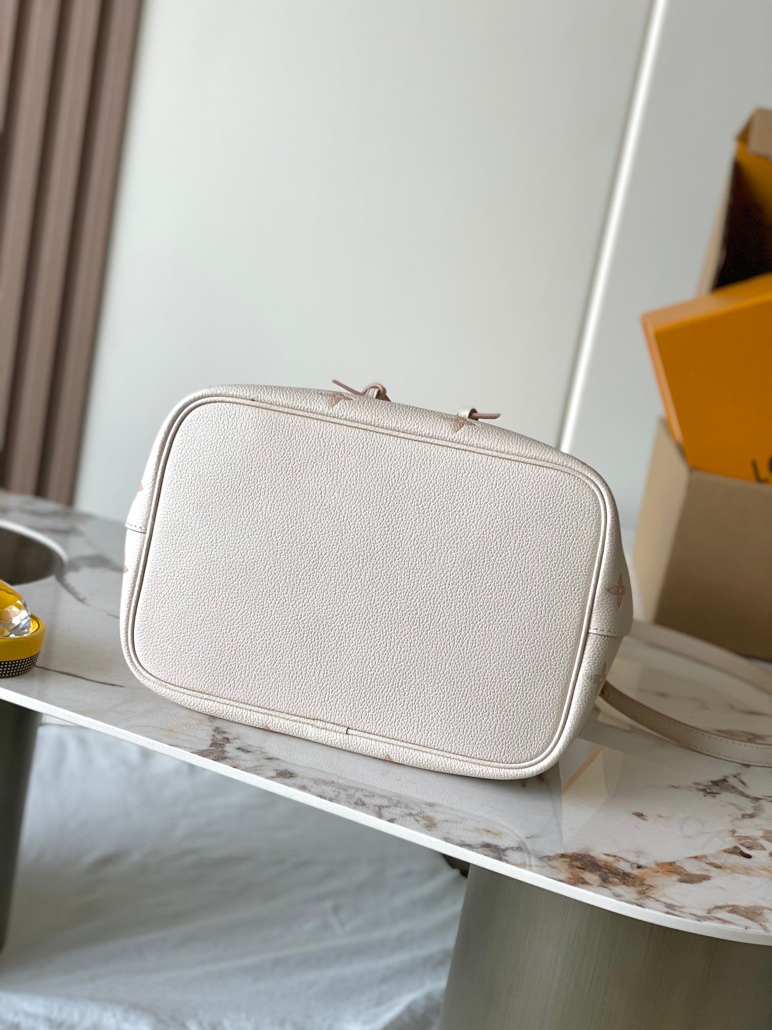 NeoNoe Medium Handbag