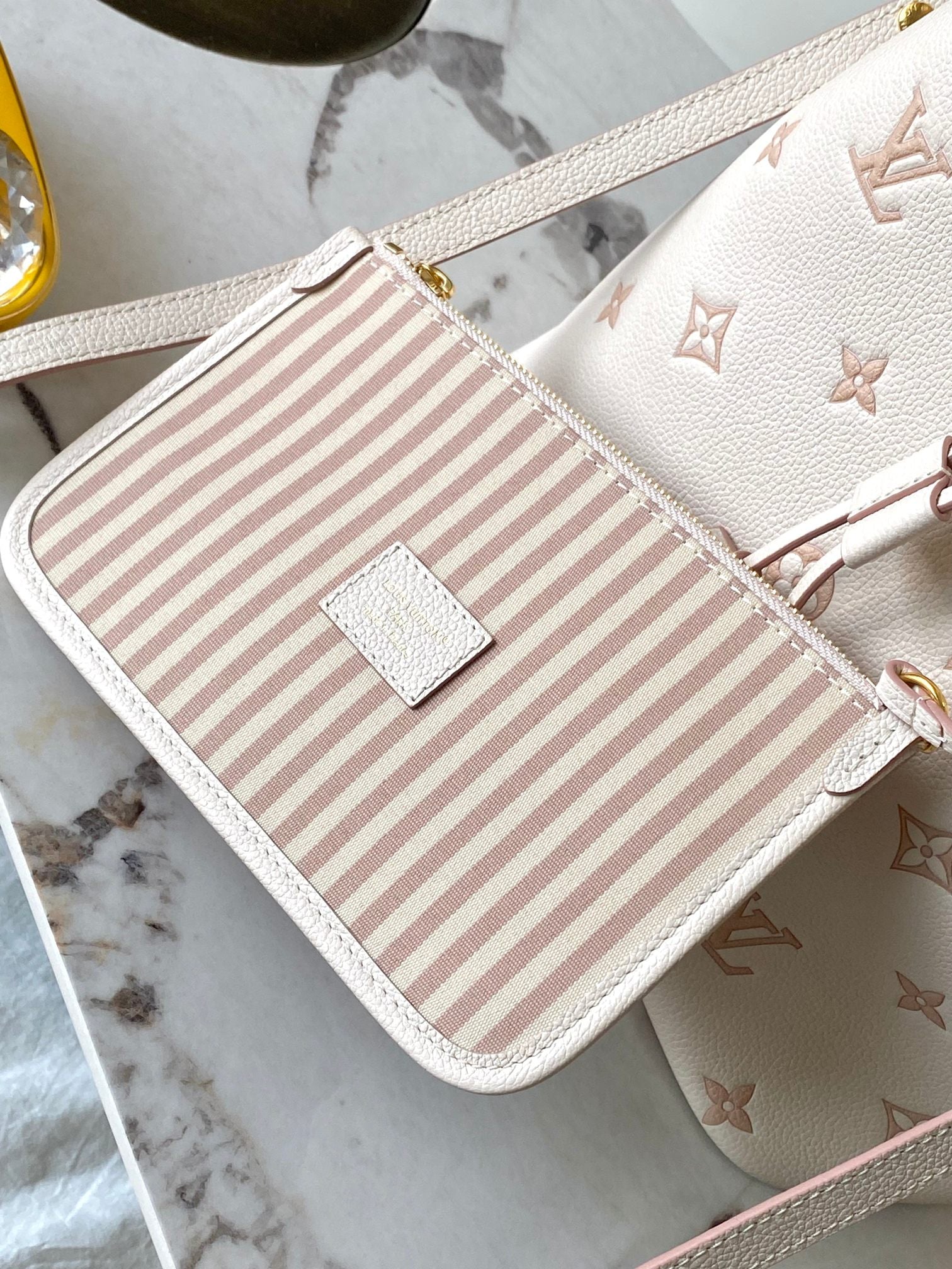 NeoNoe Medium Handbag