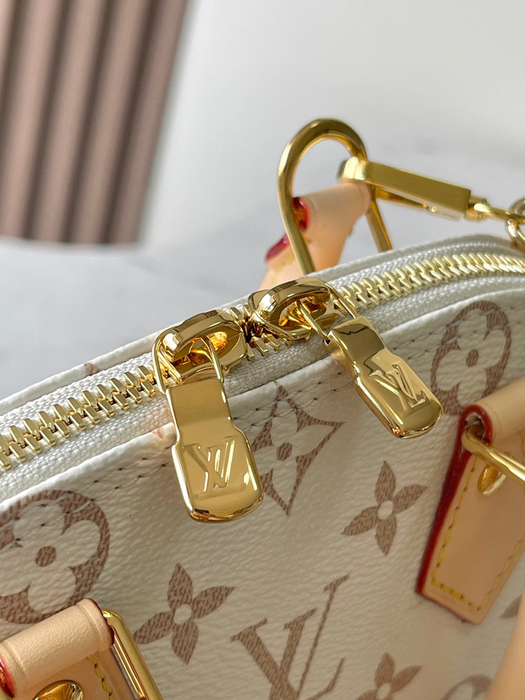 Alma Mini Handbag