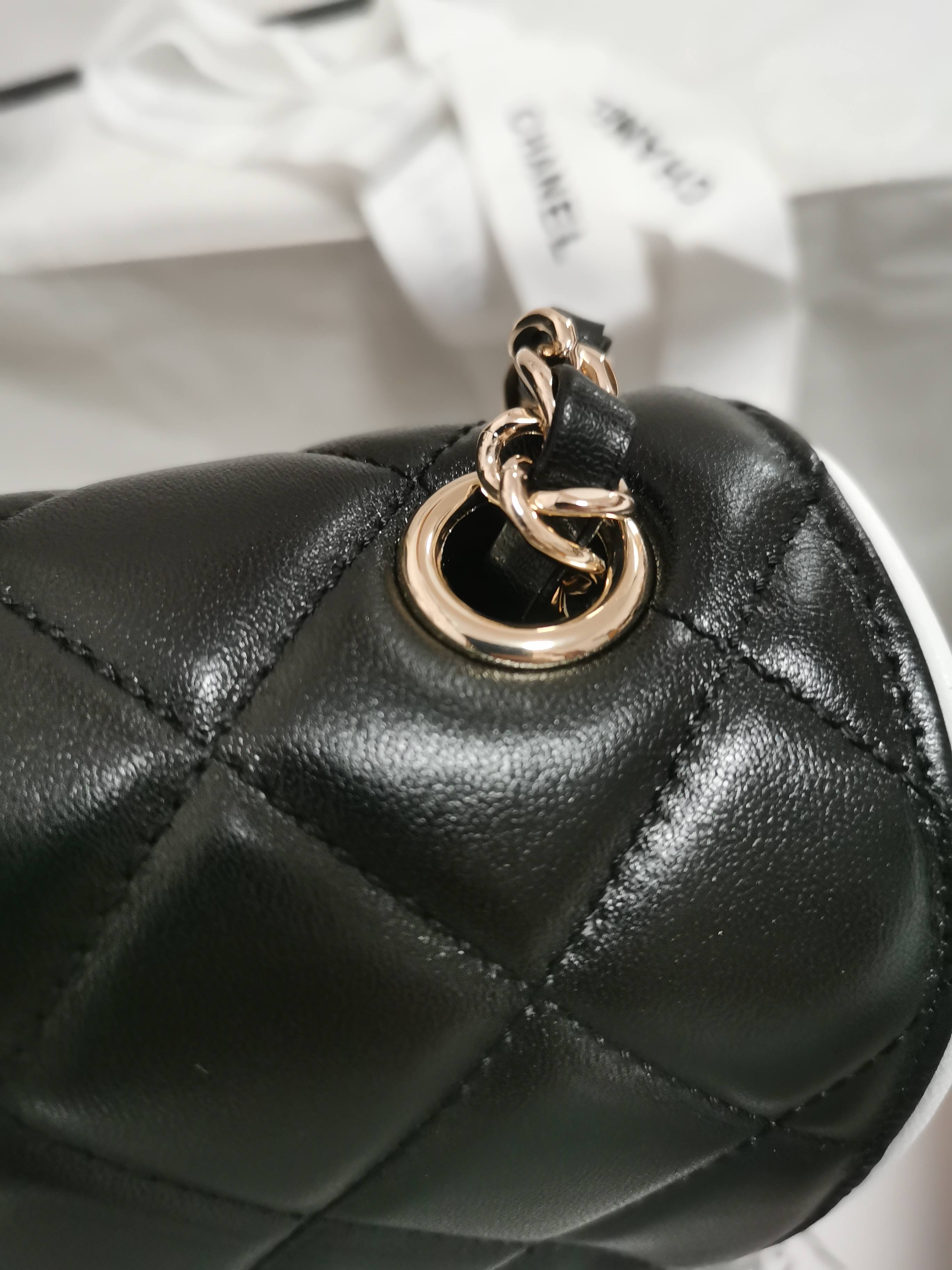 Black and white dual tone diamond grid chain bag